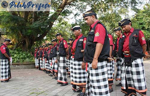 Hak Polisi Adat Bali